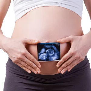 Ultraschall über schwangerem Bauch